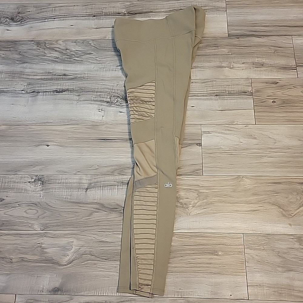 Alo Yoga Moto Tights Pants Womens‎ Small Green Pull On Gym Workout High Rise